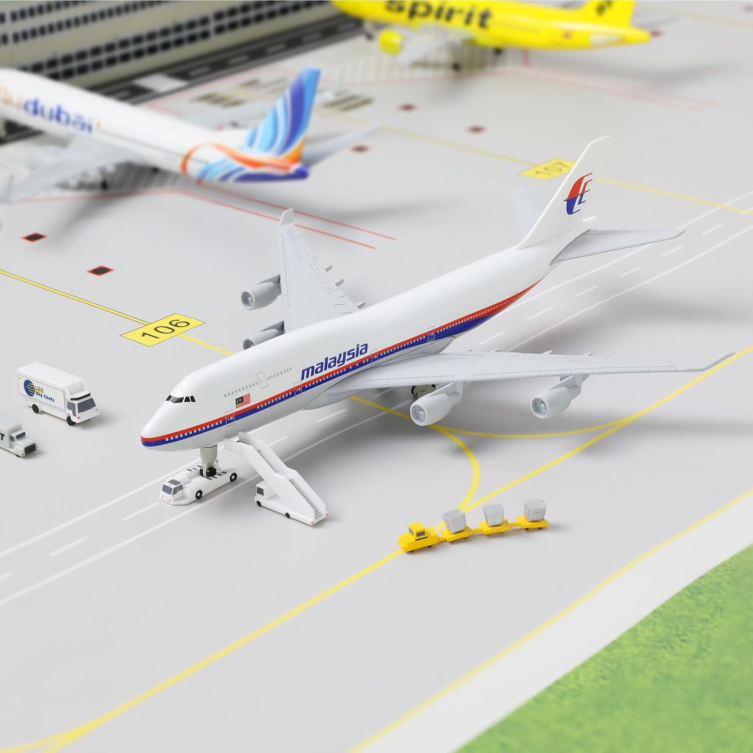 20cm Malaysia B747 Airplane Mo - Model Kit Planes review and price
